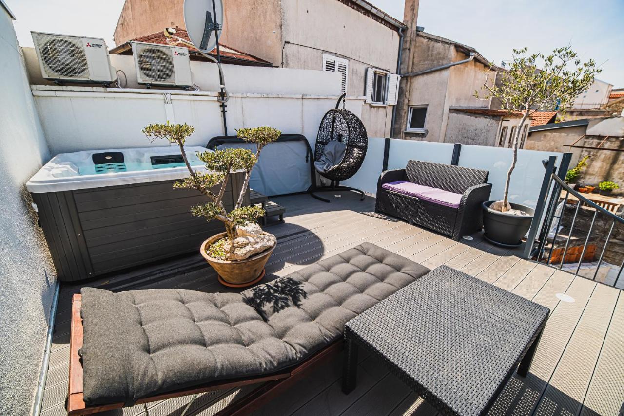 Downtown Luxury Apartments With Hot Tub Vodice Luaran gambar