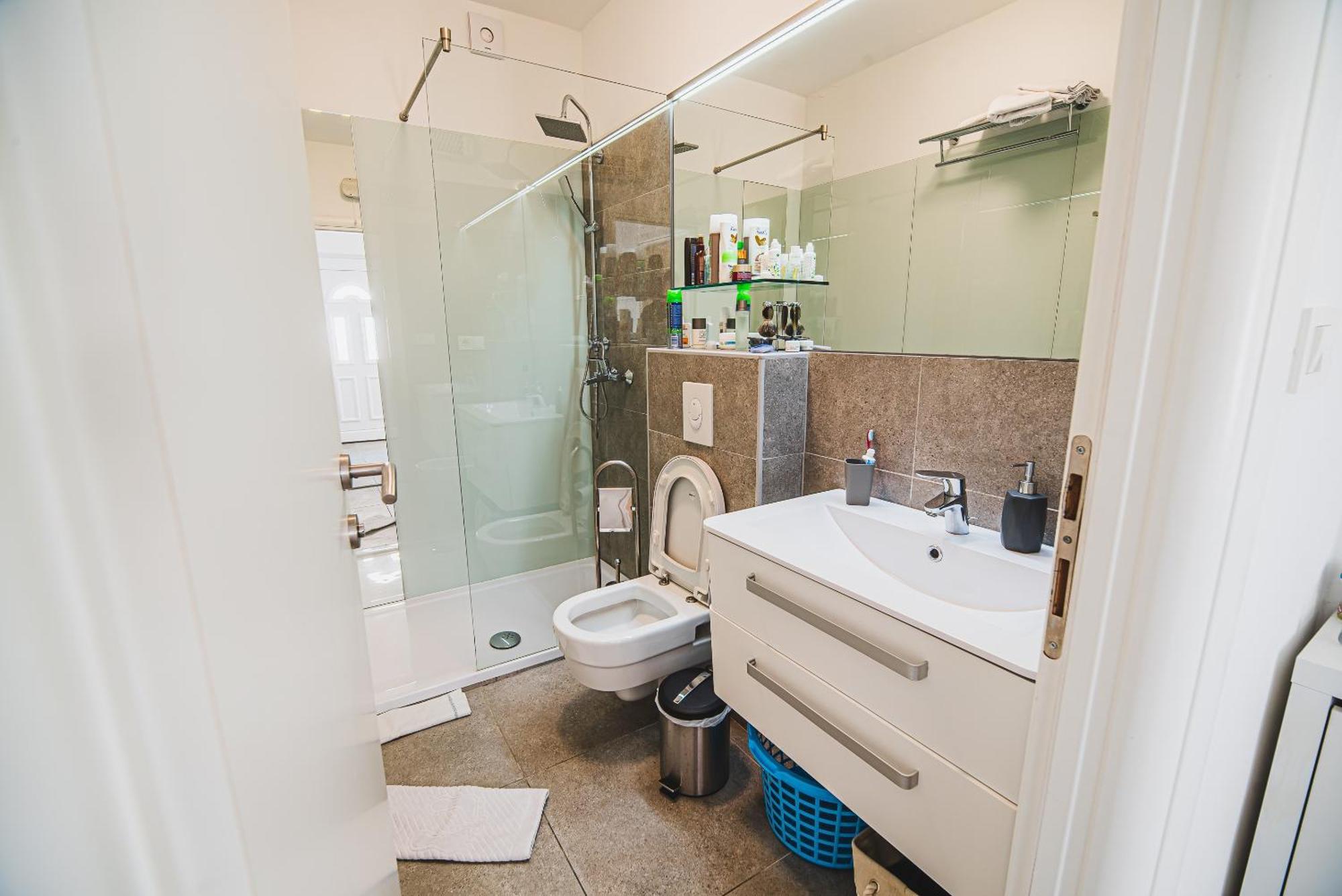 Downtown Luxury Apartments With Hot Tub Vodice Bilik gambar