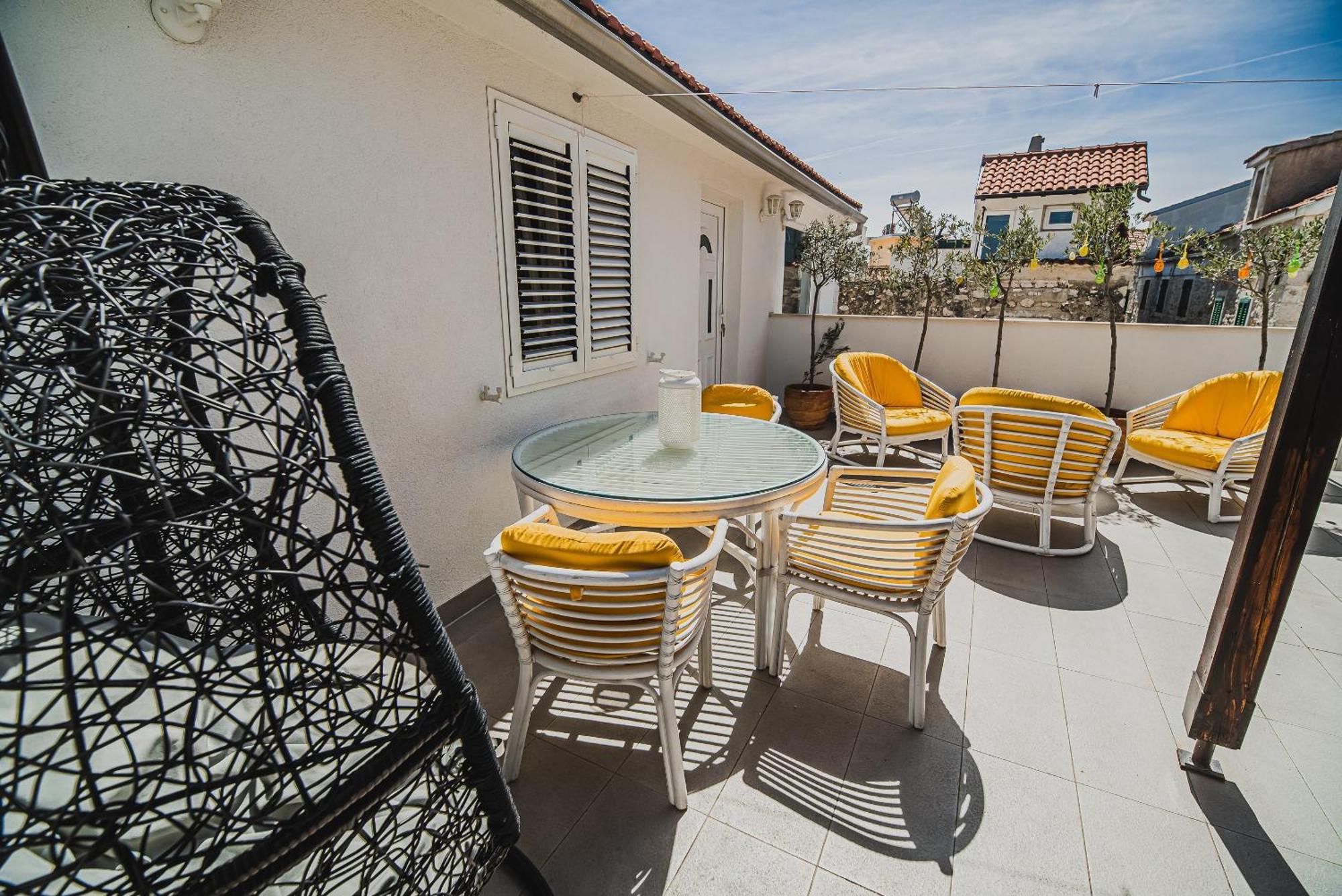 Downtown Luxury Apartments With Hot Tub Vodice Bilik gambar