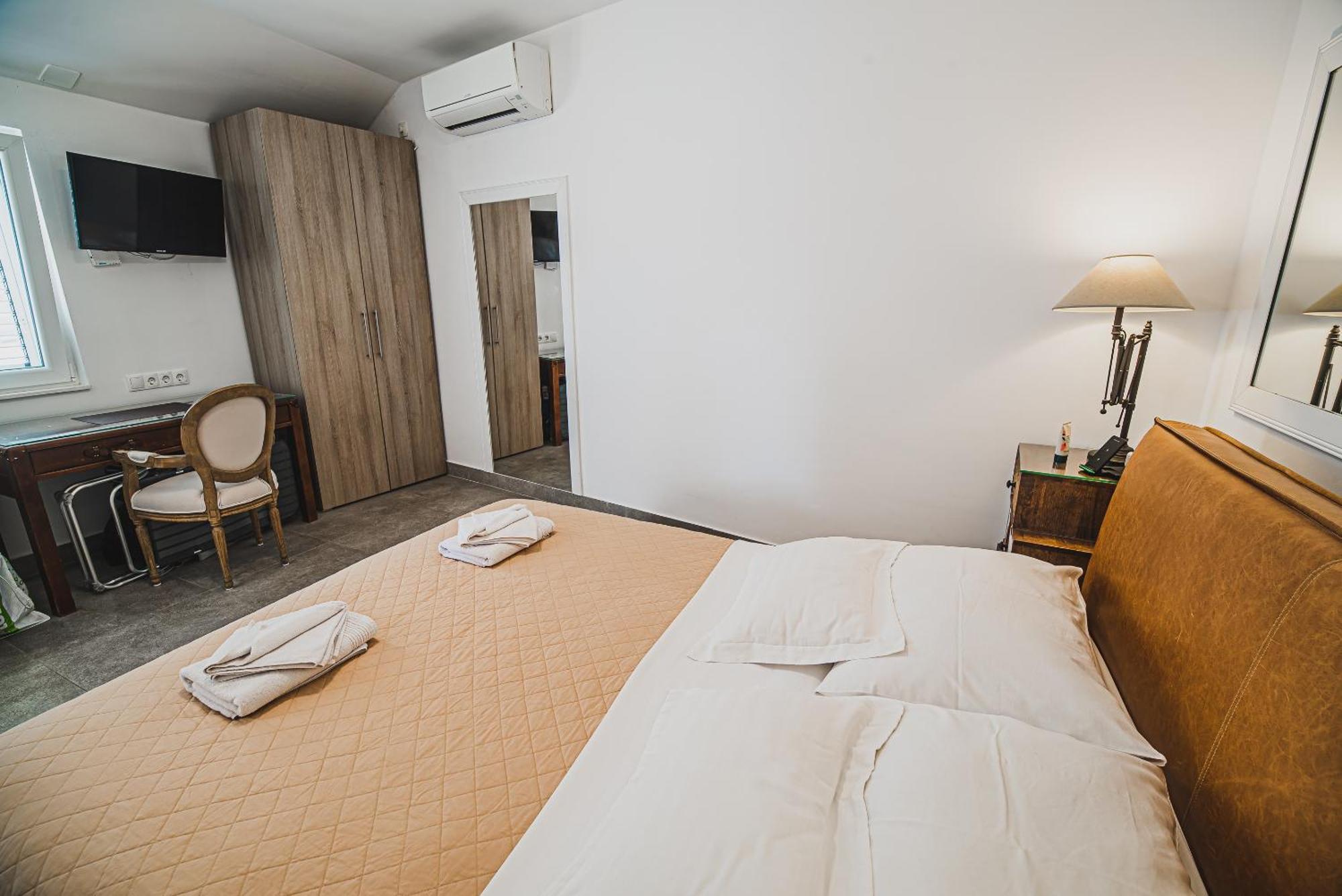 Downtown Luxury Apartments With Hot Tub Vodice Bilik gambar