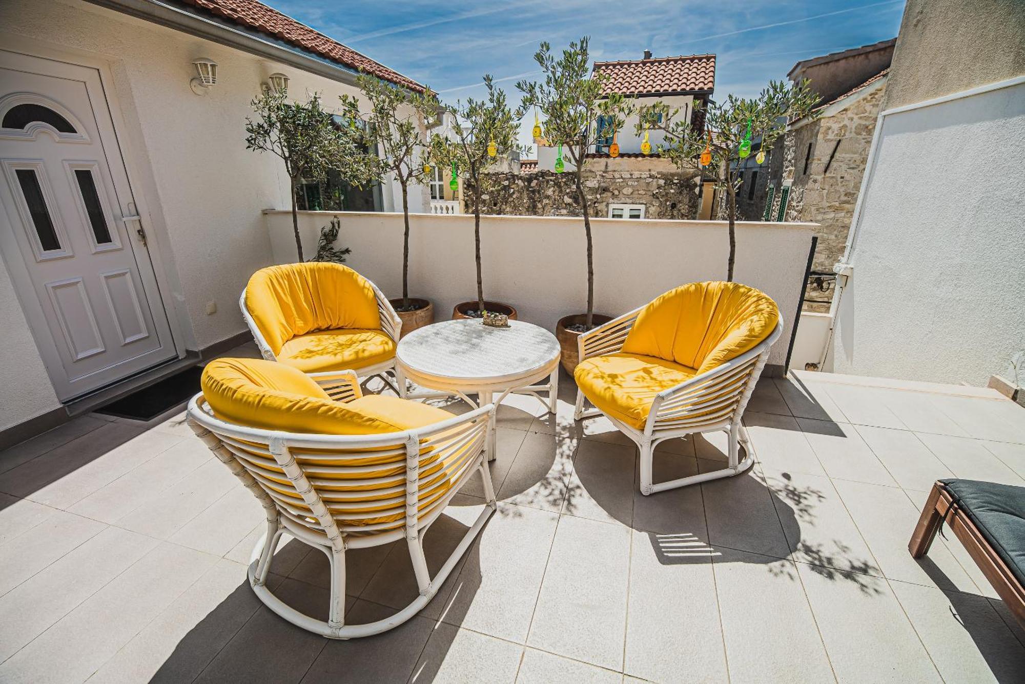 Downtown Luxury Apartments With Hot Tub Vodice Bilik gambar